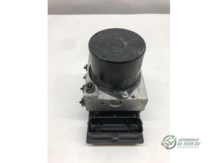 Begagnade ABS-pump Volkswagen Fox (5Z) 1.2 Kat. Pris € 50,00 Marginaltabell erbjuds av Autobedrijf de Heer B.V.