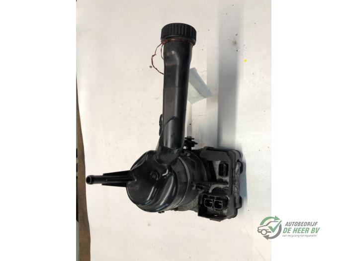 Usagé Pompe de direction Peugeot Partner (GC/GF/GG/GJ/GK) 1.6 HDI 90 16V Prix € 125,00 Règlement à la marge proposé par Autobedrijf de Heer B.V.