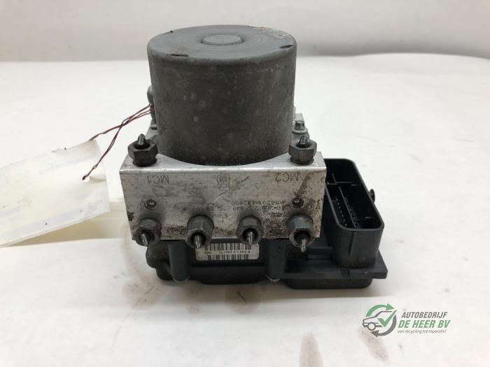 Begagnade ABS-pump Peugeot Partner (GC/GF/GG/GJ/GK) 1.6 HDI 90 16V Pris € 180,00 Marginaltabell erbjuds av Autobedrijf de Heer B.V.