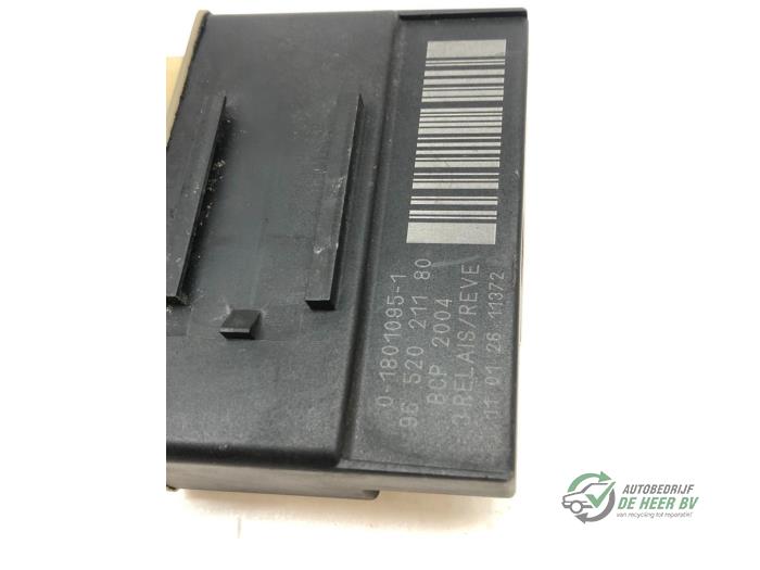 Cooling fin relay from a Peugeot Partner (GC/GF/GG/GJ/GK) 1.6 HDI 90 16V 2010