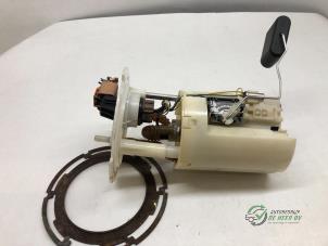 Usados Bomba eléctrica de combustible Chevrolet Kalos (SF48) 1.2 Precio € 60,00 Norma de margen ofrecido por Autobedrijf de Heer B.V.