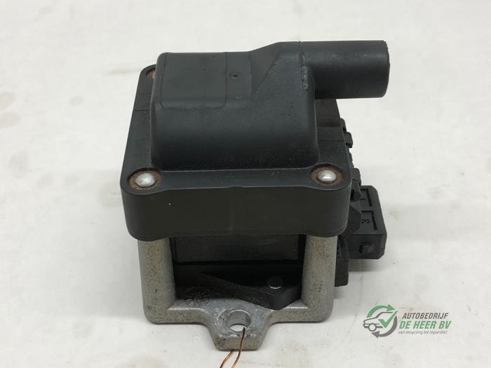Usados Bobina Volkswagen Polo III (6N1) 1.6i 75 Precio € 20,00 Norma de margen ofrecido por Autobedrijf de Heer B.V.
