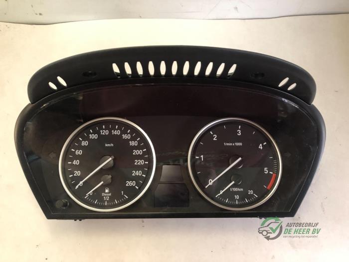 Odometer KM from a BMW 5 serie Touring (E61) 520d 16V Corporate Lease 2009