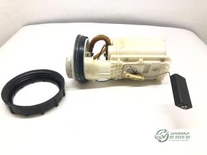 Usados Bomba eléctrica de combustible Volkswagen Golf IV (1J1) 1.6 16V Precio € 35,00 Norma de margen ofrecido por Autobedrijf de Heer B.V.