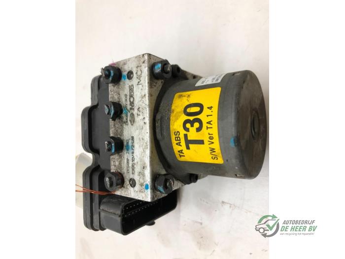 Begagnade ABS-pump Kia Picanto (TA) 1.2 16V Pris € 200,00 Marginaltabell erbjuds av Autobedrijf de Heer B.V.