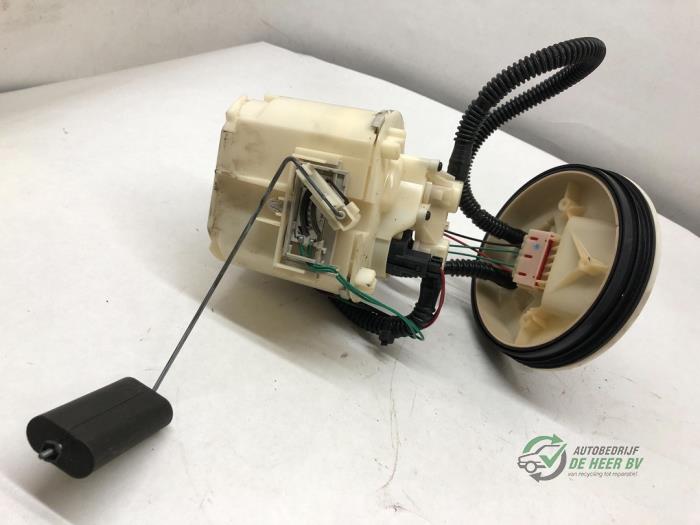 Electric fuel pump from a Ford Focus 1 1.6 16V 2000