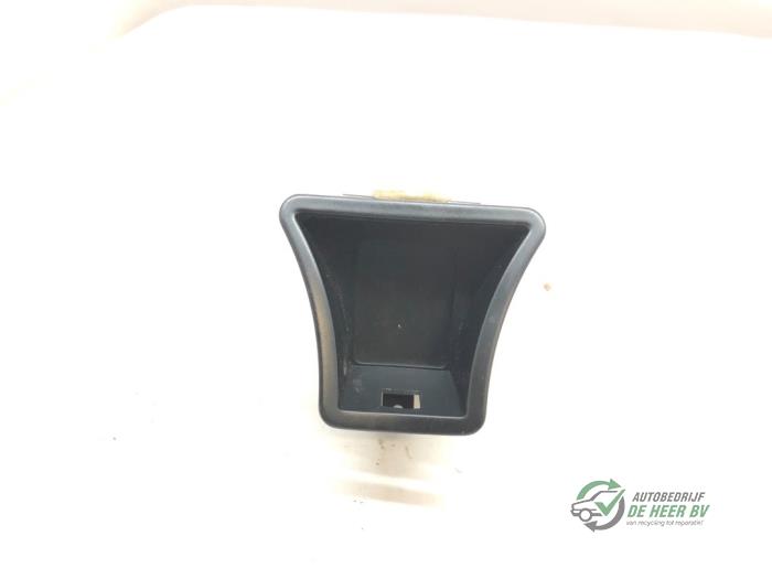 Begagnade Innerdisplay Alfa Romeo 156 (932) 2.0 JTS 16V Pris € 30,00 Marginaltabell erbjuds av Autobedrijf de Heer B.V.