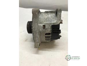 Dynamo van een Renault Clio II (BB/CB) 1.2 16V 2002
