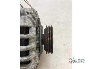 Dynamo van een Renault Clio II (BB/CB) 1.2 16V 2002