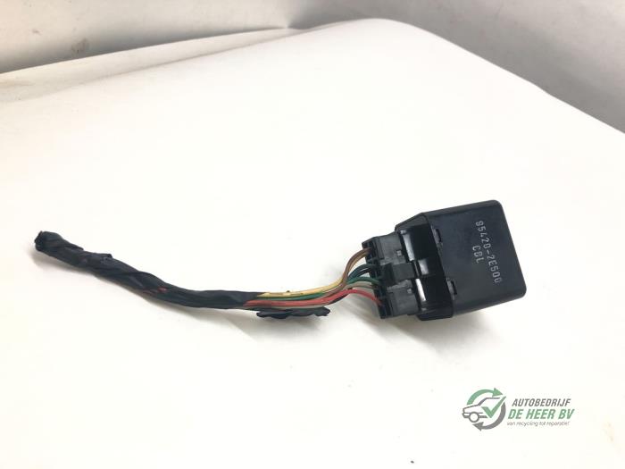 Window wiper relay