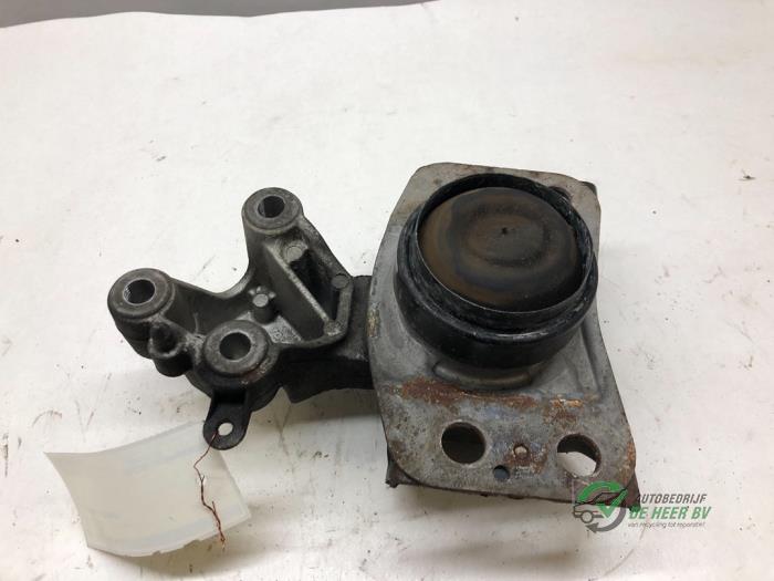 Used Engine mount Renault Twingo II (CN) 1.2 16V Price € 15,00 Margin scheme offered by Autobedrijf de Heer B.V.