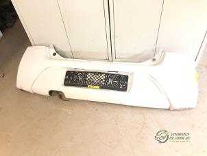 Usados Parachoques trasero Renault Twingo II (CN) 1.2 16V Precio € 75,00 Norma de margen ofrecido por Autobedrijf de Heer B.V.