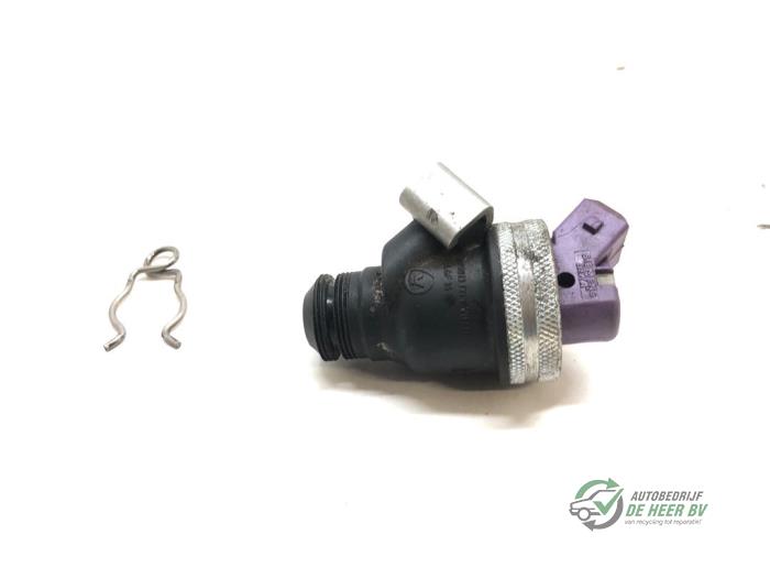 Używane Rozdzielacz LPG Seat Ibiza III (6L1) 1.6 16V Cena € 25,00 Procedura marży oferowane przez Autobedrijf de Heer B.V.