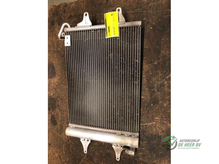 Usagé Radiateur clim Seat Ibiza III (6L1) 1.6 16V Prix € 40,00 Règlement à la marge proposé par Autobedrijf de Heer B.V.