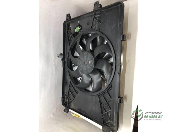 Cooling fans from a Alfa Romeo 159 (939AX) 1.9 JTS 16V 2006