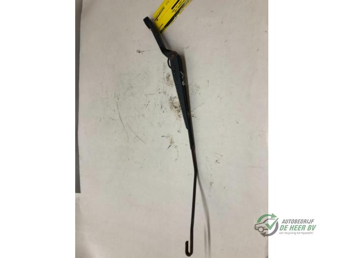 Front wiper arm from a Daewoo Lanos (TA/TF08/48/86) 1.3 2000