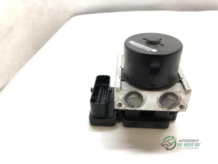 Begagnade ABS-pump Fiat Doblo Cargo (263) 1.3 MJ 16V DPF Euro 5 Pris € 100,00 Marginaltabell erbjuds av Autobedrijf de Heer B.V.