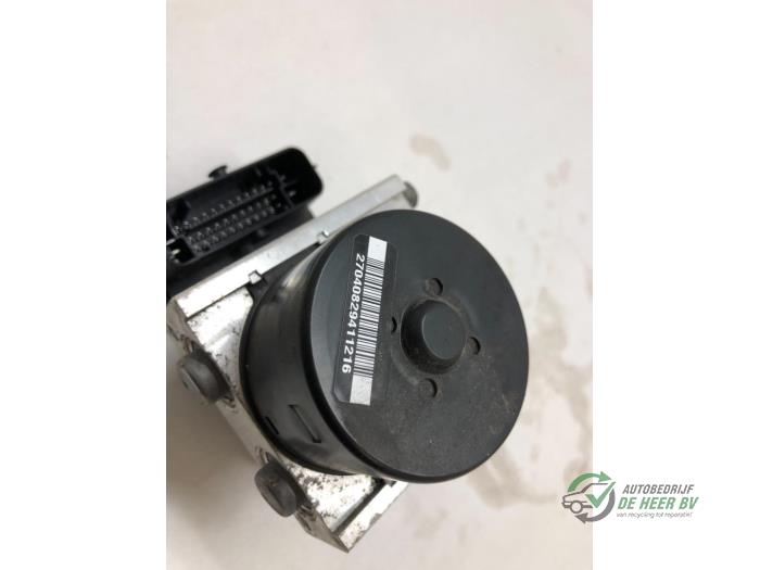 ABS Pumpe van een Fiat Doblo Cargo (263) 1.3 MJ 16V DPF Euro 5 2011
