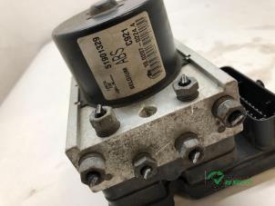 ABS Pumpe van een Fiat Doblo Cargo (263) 1.3 MJ 16V DPF Euro 5 2011