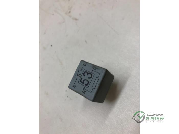 Gebrauchte Lampefehlerwarner Relais Audi A3 (8L1) 1.6 Preis € 10,00 Margenregelung angeboten von Autobedrijf de Heer B.V.