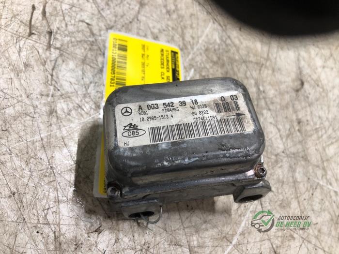 Begagnade Styrvinkelsensor Mercedes CLK (C209) 2.6 240 V6 18V Pris € 100,00 Marginaltabell erbjuds av Autobedrijf de Heer B.V.