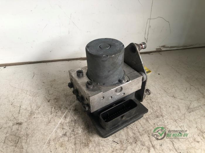 Begagnade ABS-pump Mercedes Sprinter 3t (906.61) 213 CDI 16V Pris € 100,00 Marginaltabell erbjuds av Autobedrijf de Heer B.V.
