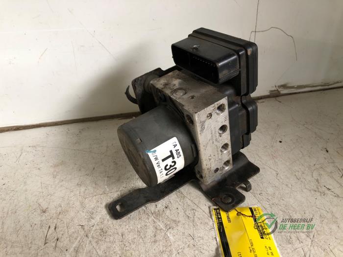 Begagnade ABS-pump Kia Picanto (TA) 1.0 12V Pris € 50,00 Marginaltabell erbjuds av Autobedrijf de Heer B.V.