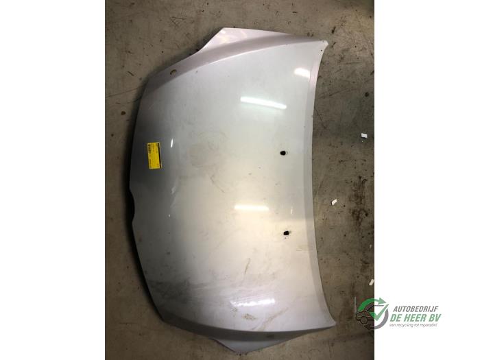 Używane Maska Mazda 5 (CR19) 1.8i 16V Cena € 100,00 Procedura marży oferowane przez Autobedrijf de Heer B.V.
