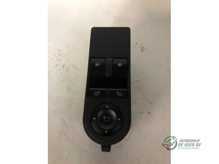Usados Interruptor combinado de ventanillas Opel Astra H SW (L35) 1.6 16V Twinport Precio € 25,00 Norma de margen ofrecido por Autobedrijf de Heer B.V.