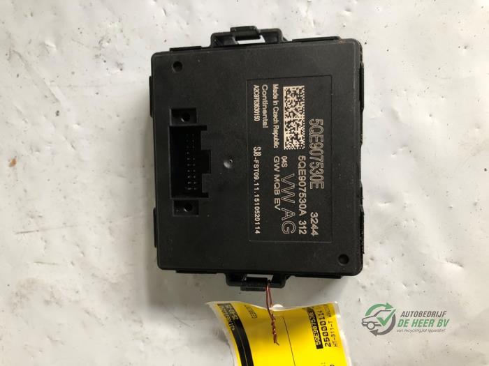 Używane Modul gateway Volkswagen Golf VII (AUA) 1.4 GTE 16V Cena € 45,00 Procedura marży oferowane przez Autobedrijf de Heer B.V.
