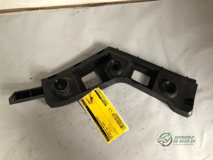 Usados Soporte de parachoques derecha detrás Volkswagen Golf VII (AUA) 1.4 GTE 16V Precio € 20,00 Norma de margen ofrecido por Autobedrijf de Heer B.V.
