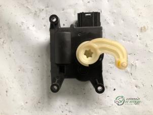 Usados Motor de válvula de calefactor Suzuki SX4 (EY/GY) 1.6 16V 4x2 Precio € 20,00 Norma de margen ofrecido por Autobedrijf de Heer B.V.