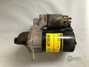 Usados Motor de arranque Opel Corsa D 1.4 16V Twinport Precio € 35,00 Norma de margen ofrecido por Autobedrijf de Heer B.V.
