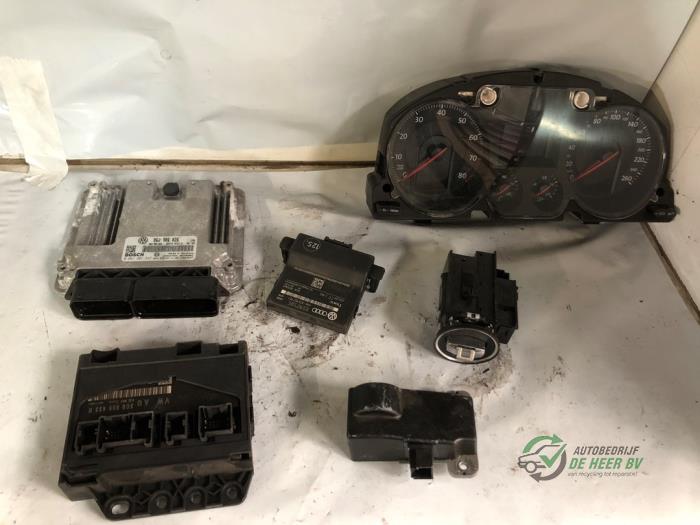 Used Ignition lock + computer Volkswagen Passat Variant (3C5) 1.8 TSI 16V Price € 125,00 Margin scheme offered by Autobedrijf de Heer B.V.
