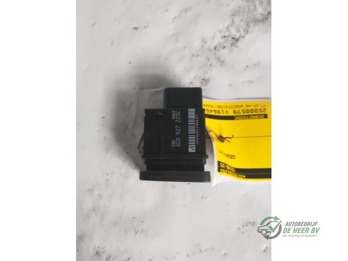 Gebrauchte Handbremse Schalter Volkswagen Passat Variant (3C5) 1.8 TSI 16V Preis € 20,00 Margenregelung angeboten von Autobedrijf de Heer B.V.