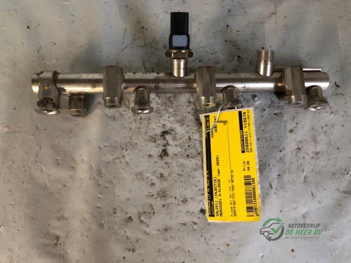Usagé Système d'injection Mercedes A Limousine (177.1) 1.3 A-250 e Turbo 16V Prix € 50,00 Règlement à la marge proposé par Autobedrijf de Heer B.V.