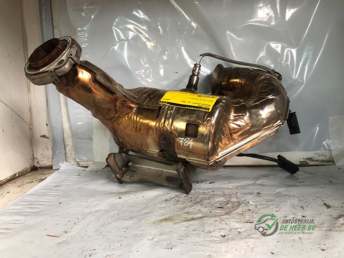 Usagé Catalyseur Mercedes A Limousine (177.1) 1.3 A-250 e Turbo 16V Prix € 250,00 Règlement à la marge proposé par Autobedrijf de Heer B.V.