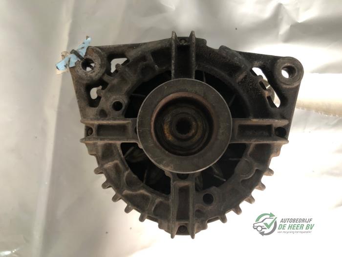 Begagnade Dynamo Ford Focus 1 1.4 16V Pris € 35,00 Marginaltabell erbjuds av Autobedrijf de Heer B.V.