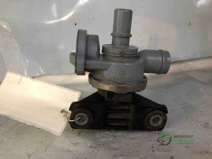 Usagé Evap clapet Mercedes A Limousine (177.1) 1.3 A-250 e Turbo 16V Prix € 50,00 Règlement à la marge proposé par Autobedrijf de Heer B.V.