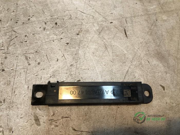 Używane Keyless Entry-Antena Mercedes A Limousine (177.1) 1.3 A-250 e Turbo 16V Cena € 15,00 Procedura marży oferowane przez Autobedrijf de Heer B.V.