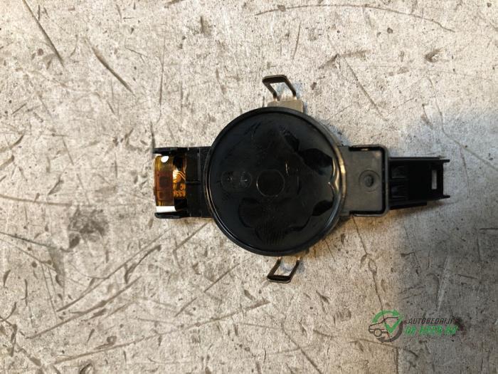 Begagnade Regnsensor Mercedes A Limousine (177.1) 1.3 A-250 e Turbo 16V Pris € 40,00 Marginaltabell erbjuds av Autobedrijf de Heer B.V.