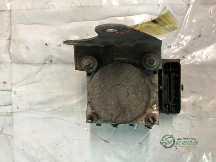 Begagnade ABS-pump Ford Ka II 1.2 Pris € 50,00 Marginaltabell erbjuds av Autobedrijf de Heer B.V.