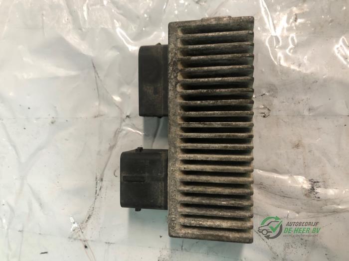 Używane Modul wentylator Renault Trafic (1FL/2FL/3FL/4FL) 1.6 dCi 140 Twin Turbo Cena € 25,00 Procedura marży oferowane przez Autobedrijf de Heer B.V.