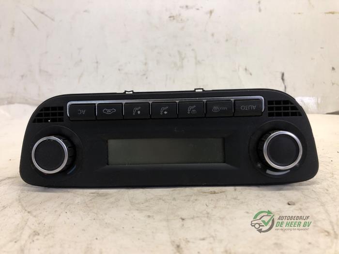 Używane Panel climatronic Volkswagen Polo V (6R) 1.2 TDI 12V BlueMotion Cena € 60,00 Procedura marży oferowane przez Autobedrijf de Heer B.V.
