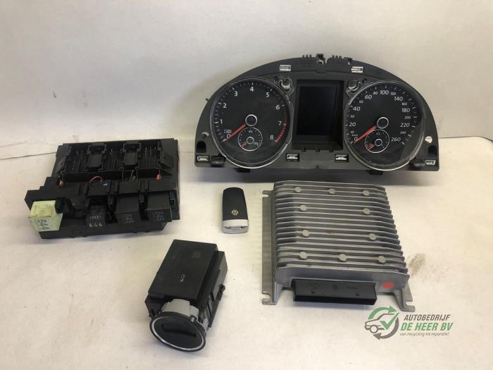 Used Ignition lock + computer Volkswagen Passat Variant (365) 1.4 TSI 16V Price € 175,00 Margin scheme offered by Autobedrijf de Heer B.V.