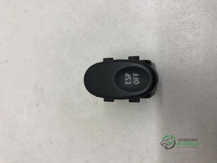 Gebrauchte ESP Schalter Smart Roadster (452.4) 0.7 Turbo Preis € 20,00 Margenregelung angeboten von Autobedrijf de Heer B.V.