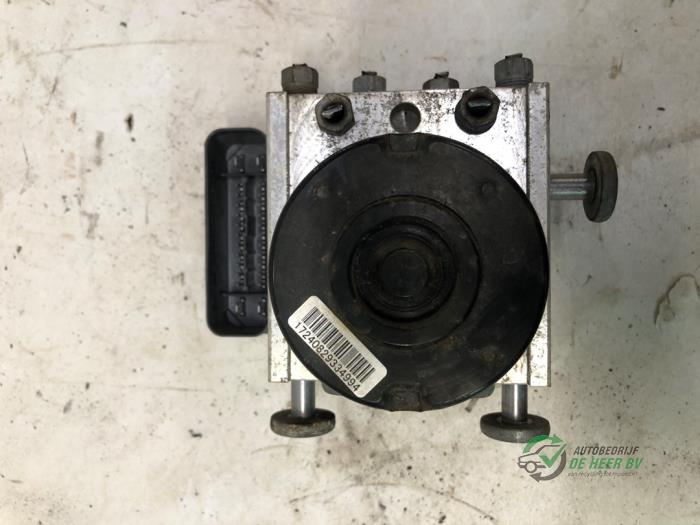 Usagé Pompe ABS Peugeot 207/207+ (WA/WC/WM) 1.4 16V VTi Prix € 50,00 Règlement à la marge proposé par Autobedrijf de Heer B.V.