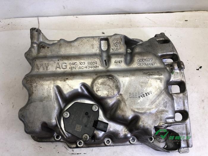 Usagé Couvercle carter Volkswagen Polo VI (AW1) 1.0 MPi 12V Prix € 40,00 Règlement à la marge proposé par Autobedrijf de Heer B.V.
