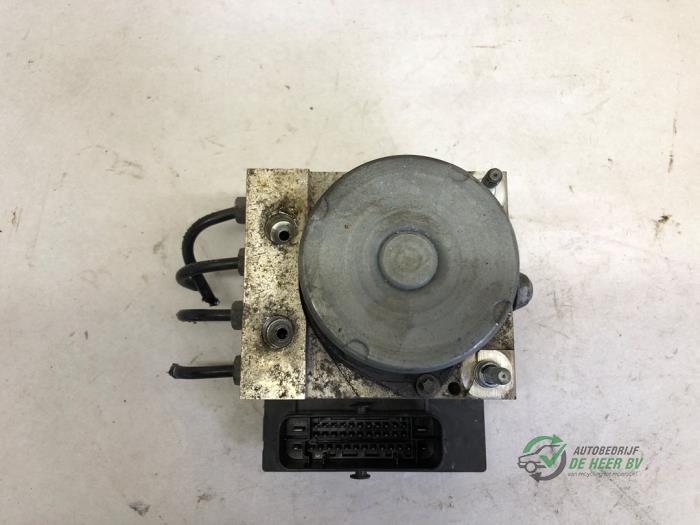Usagé Pompe ABS Opel Corsa D 1.2 ecoFLEX Prix € 250,00 Règlement à la marge proposé par Autobedrijf de Heer B.V.