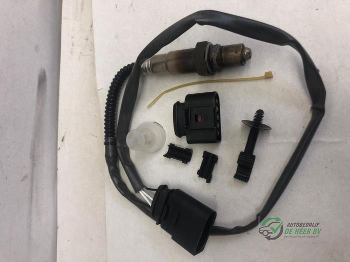 Używane Sonda lambda Volkswagen Polo IV (9N1/2/3) 1.4 16V Cena € 45,00 Procedura marży oferowane przez Autobedrijf de Heer B.V.